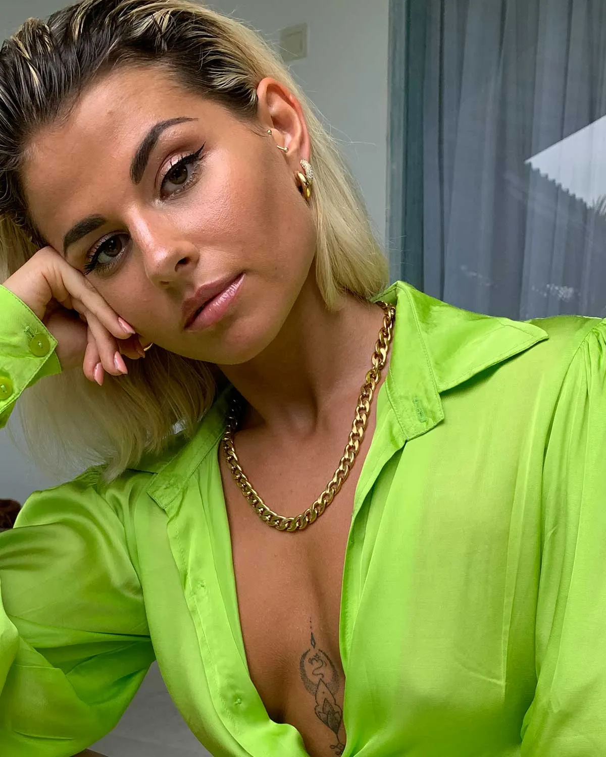 BOLD MOVE NECKLACE