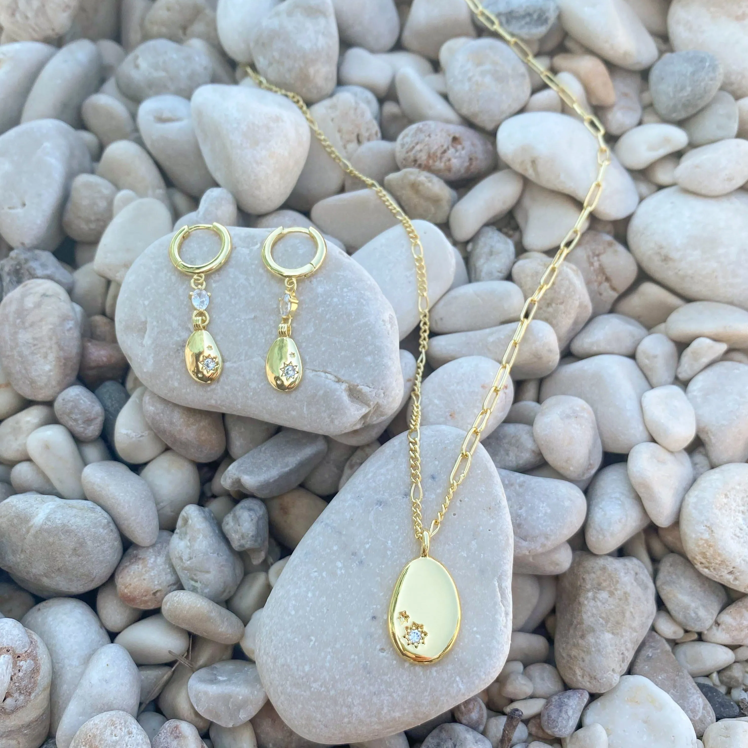 Minimalist Pebble Double Chain Necklace